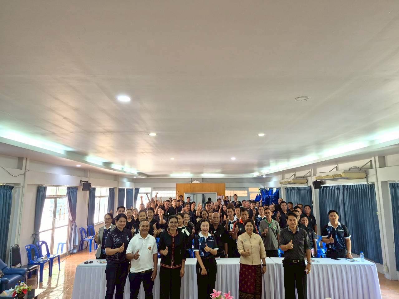 พช.ปราสาท ร่วมเป็นวิทยากรโครงการฝึกอบรมเพื่อเพิ่มประสิทธิภาพการปฏิบัติงานของผู้บริหาร สมาชิกสภาองค์การบริหารส่วนตำบลตาเบา ข้าราชการ และพนักงานจ้างองค์การบริหารส่วนตำบลตาเบา รวมถึงผู้นำชุมชน ประจำปีงบประมาณ พ.ศ. 2569